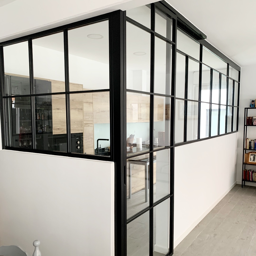 cerramiento Puerta-cocina-2-puerta-de-cristal-vidrio-aluminio-metal-Mangas-artesanos-carpinteria-metalica-en-Madrid.PNG